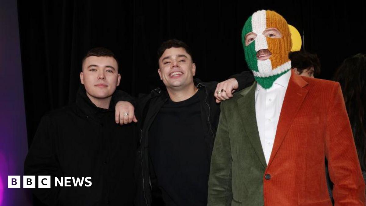 Kneecap performing at Glastonbury 'not appropriate', PM says