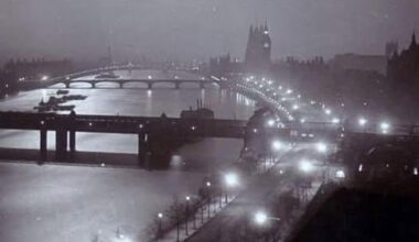 1903, from the roof of the Hotel Cecil, now Shell Mex House.