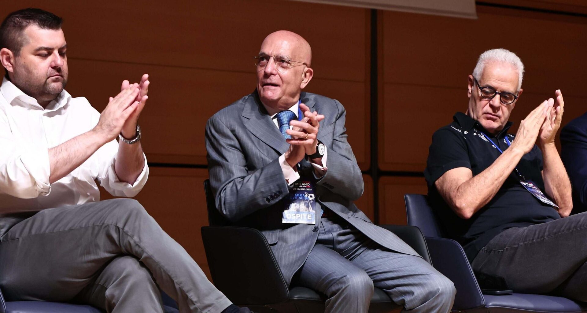 Il caso Lombardia. Forza Italia punge la Lega: "Governavamo meglio noi"