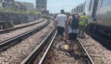 1,800 people evacuated from Thameslink trains after hours in 34C heat due to fault between Herne Hill and Blackfriars