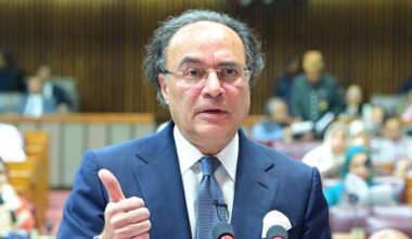 FinMin supports raising retirement age to 62 amid pension funding crisis