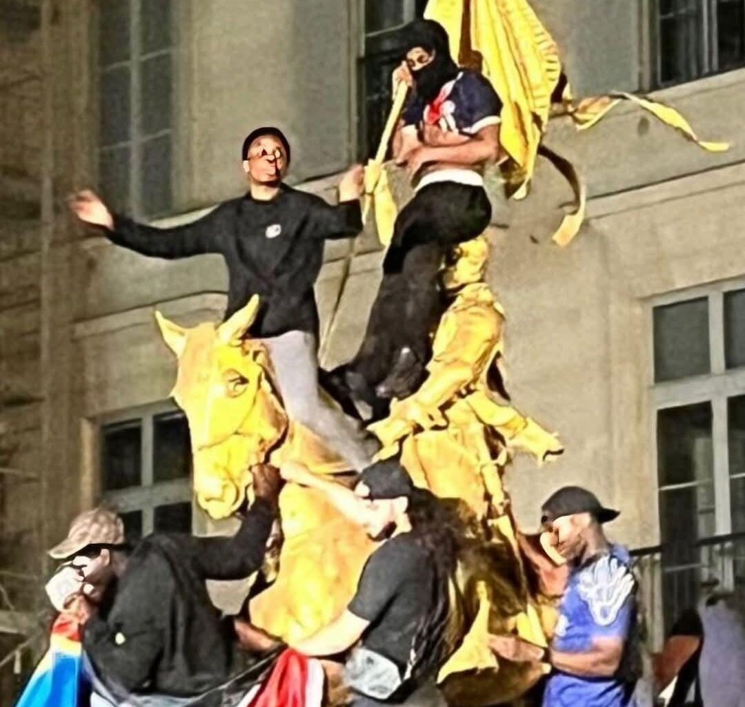 What flag is this from the Paris riots?