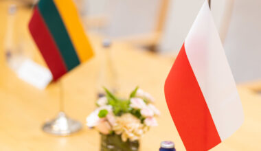 Vyriausybė Lietuvos ambasadoje Lenkijoje steigia gynybos patarėjo etatą