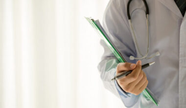 Latvia agrees to strictly regulate the distribution of additional funding for healthcare workers’ salaries