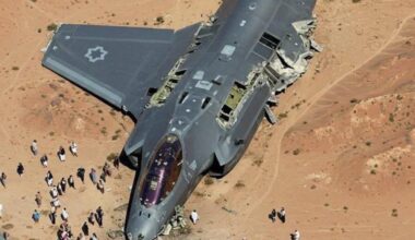 This is proof that Israel adapted its F35s for Dutch pilots. Jan, what do you have to say in your defense?