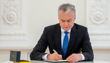 Prezidentas pasirašė mokesčių reformos ir antros pakopos pensijų pertvarkos įstatymus