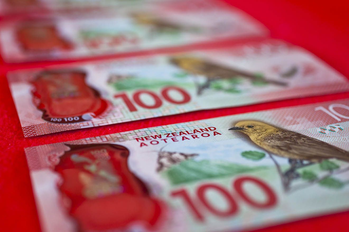 Pound Sterling Live