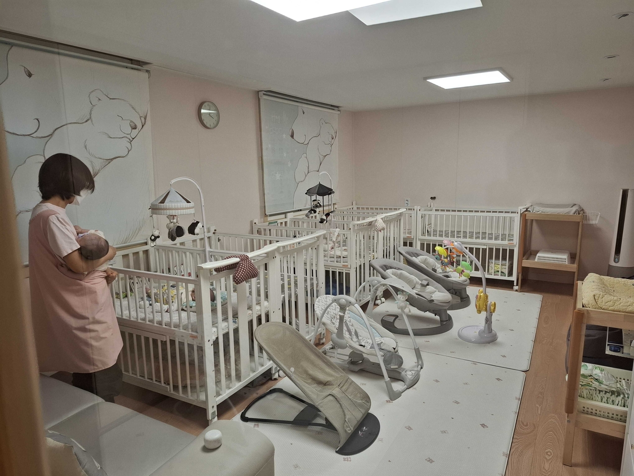 ‘Baby box’: ‘Many' mothers in South Korea feel they have no choice but to give up their babies