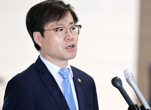 Korea's trade envoy seeks 'pragmatic' tariff talks in first US meeting under Lee