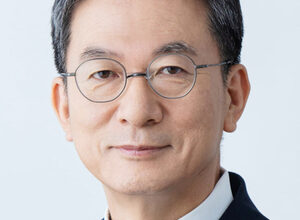 Lee’s longtime aide, political heavyweight tapped as justice minister