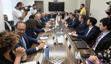 Lebanese officials and IMF staff meet: talks for stability