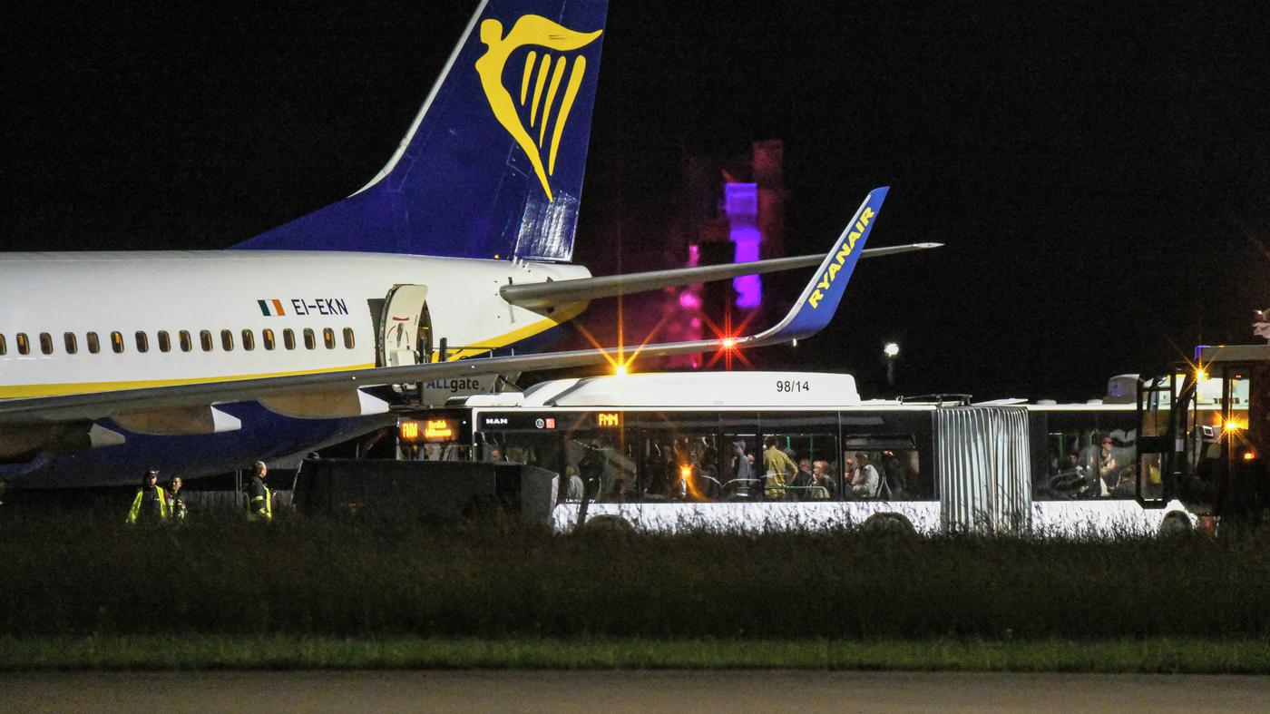 Ryanair-Maschine muss am Flughafen Memmingen notlanden – neun Personen verletzt