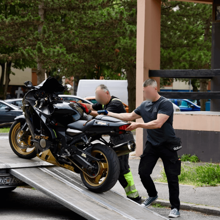 Policija opstruira istragu dvostrukog ubojstva