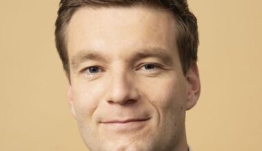 Venstre bruger råderummet til skæve skattelettelser og klandrer SF for uansvarlighed?