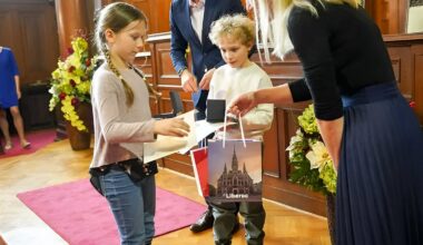 While adults stood by, 9-year-old Czech girls saved a woman from assault