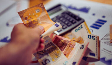 Bulgaria: Bulgaria: No Cause for Panic - Euro Banknotes in High Demand, Market Expected to Stabilize Soon