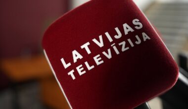 Latvijas Televīzijas mikrofons.