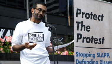 Česko má rok na ochranu novinářů před účelovými žalobami — HlídacíPes.org