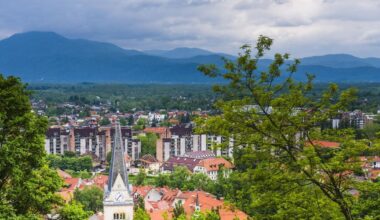 Vera v Sloveniji: Koliko Slovencev zares verjame v 'višjo silo' - Slovenija