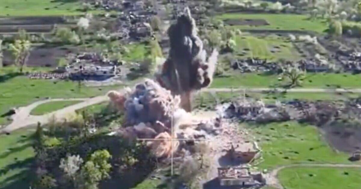 Insane moment Ukraine Air Force wipes out Russian positions in ruthless attack
