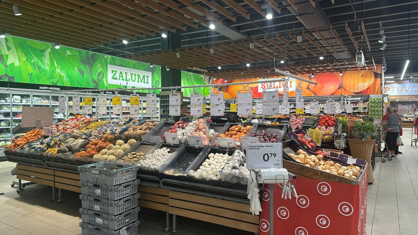 Retail figures down 2% on year in Latvia / Article