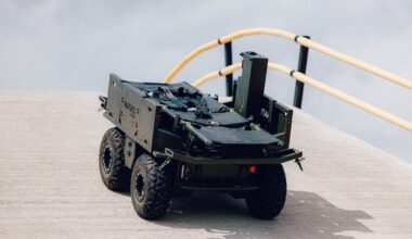 Uzsākti Latvijā izstrādāto attālināti vadāmo sauszemes un jūras dronu testi