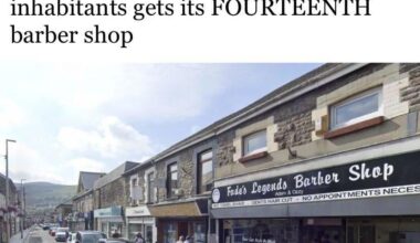 That is one barber shop every 426 people. What a lovely stylish town 💈