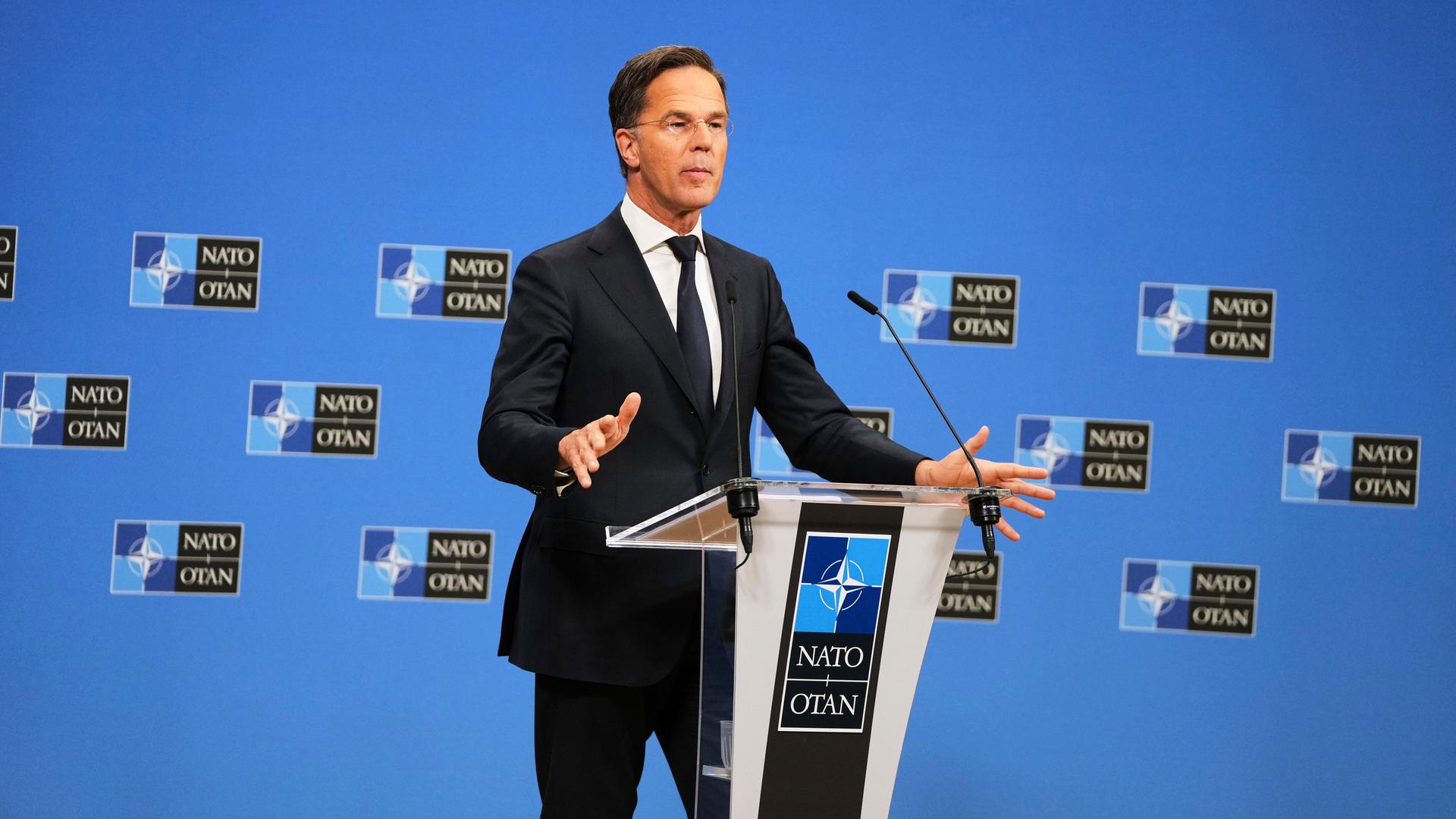 Brüssel: Mark Rutte, Nato-Generalsekretär, spricht während einer Pressekonferenz vor einer Sitzung der Ukraine-Verteidigungskontaktgruppe im Nato-Hauptquartier.