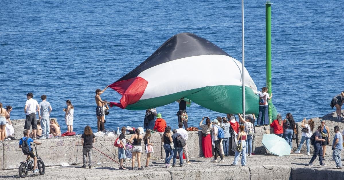 Le navire humanitaire pour Gaza atteint les côtes égyptiennes, Greta Thunberg est à bord