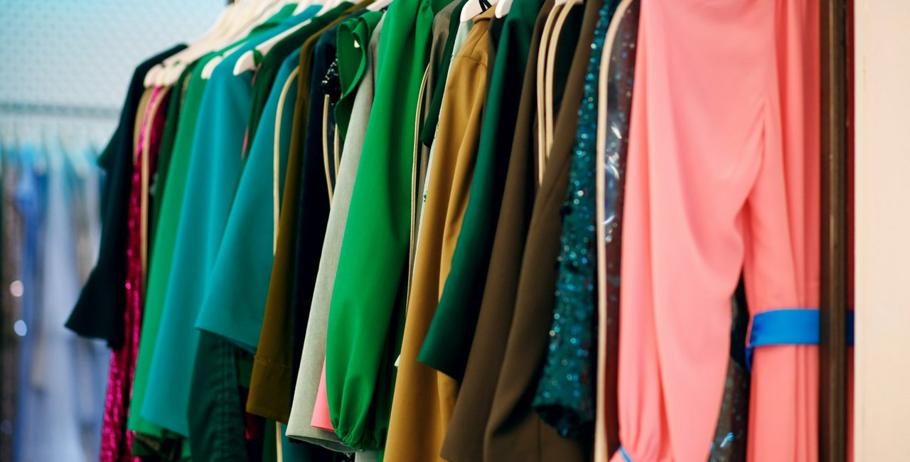 Recycle textiles, earn credits: Prague’s news challenge to residents