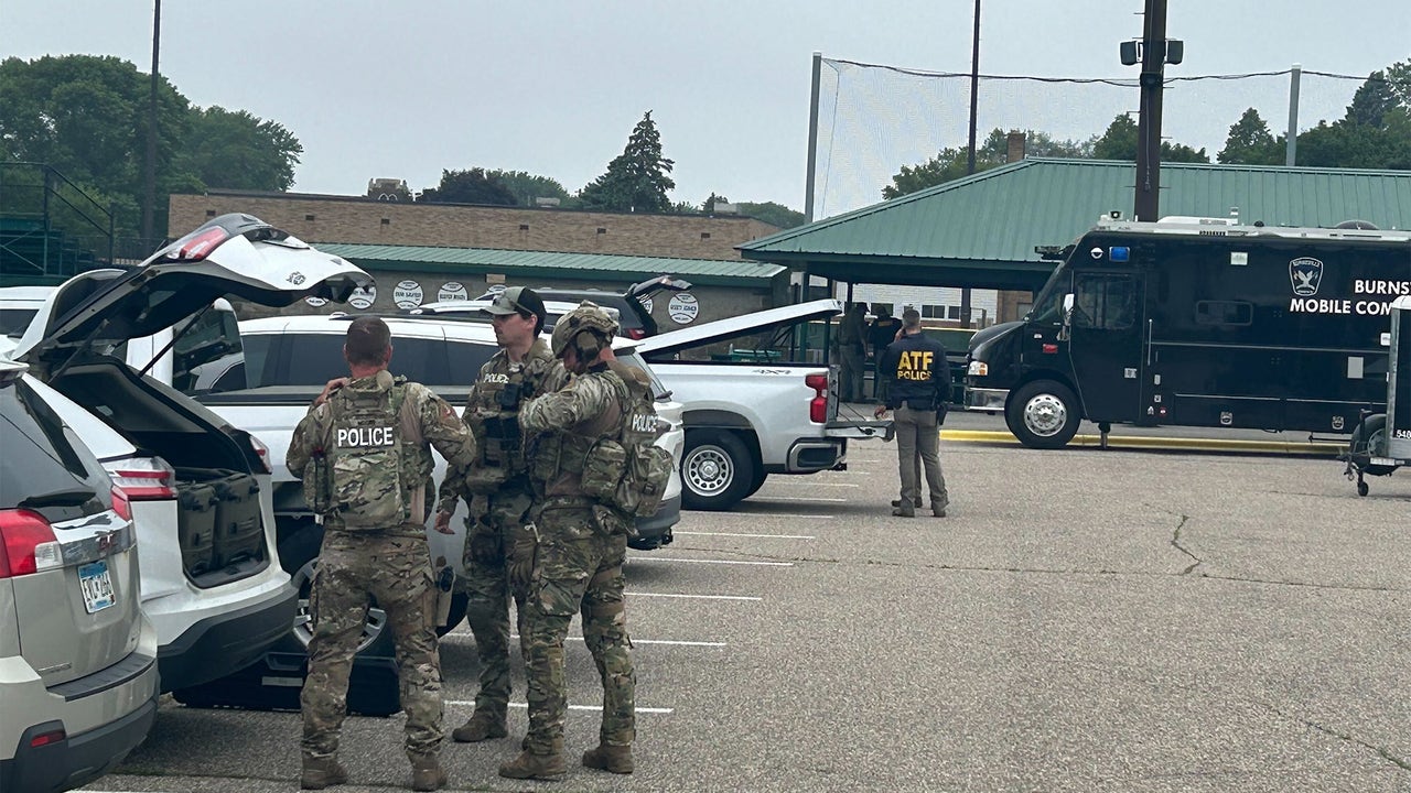 Minnesota lawmaker shootings: Sibley County authorities issue emergency alert after suspect's vehicle found