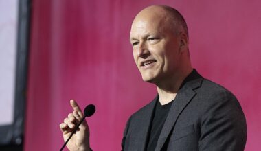 Analyse: Pelle Dragsted fik sin sejr – og er klar til næste mission [Med den for Enhedslisten historiske beslutning støtter partiet nu oprustning forstået som opbygning af det danske territorialforsvar, og at der bruges flere penge på forsvaret. Præcis hvor meget og hvordan er dog stadig uklart]