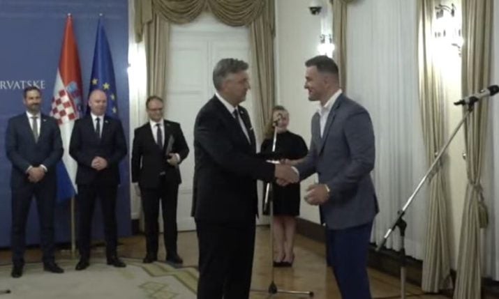 VIDEO: Stipe Miočić receives Croatian citizenship in Zagreb