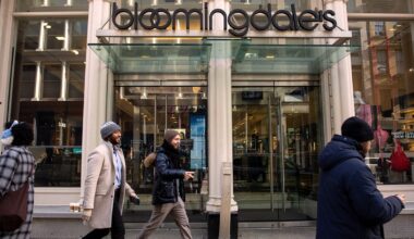 Will tariffs derail the holiday shopping season?