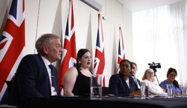 "Tout le monde savait, personne n'a rien fait" : le scandale des "grooming gangs" et des réseaux de prostitution de mineures secoue le Royaume-Uni