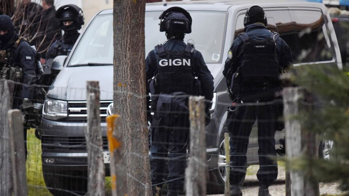 Assassinat « terroriste » dans le Var : le suspect avait prêté allégeance « au drapeau français »