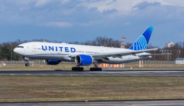 Rome-Bound United Airlines Boeing 777-200ER Diverts To Iceland