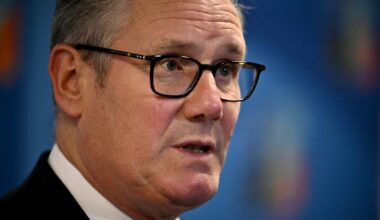 UK says it will buy F-35 jets capable of carrying nuclear bombs