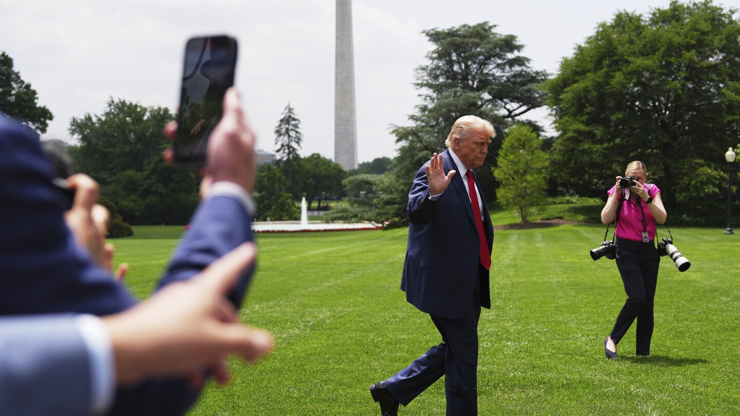 Trump's White House projects will pave Rose Garden and add lawn flagpoles