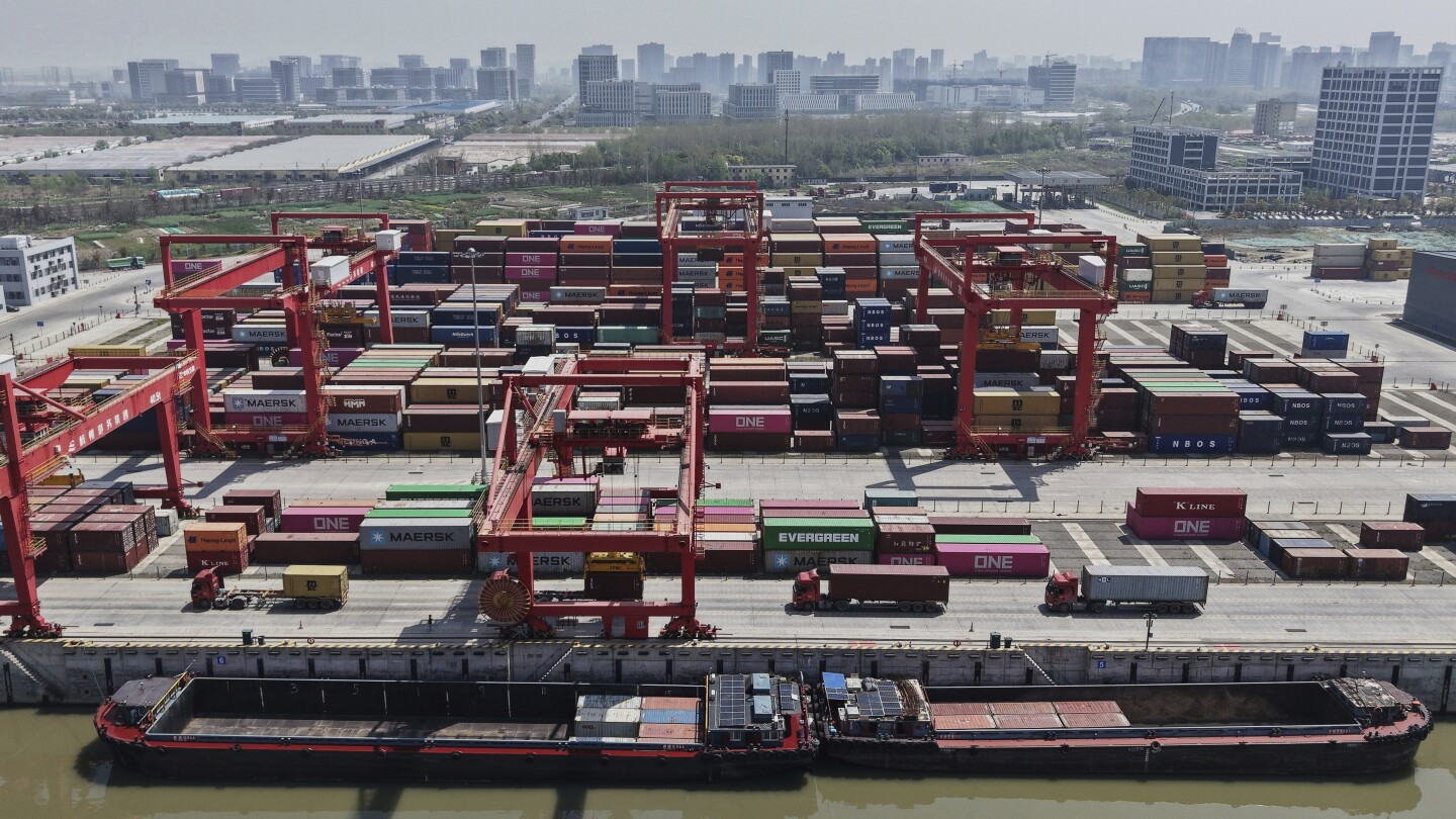 Live updates: Trump announces finalized trade deal with China