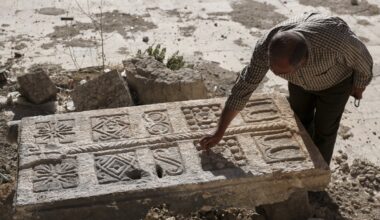 Contractor in Syria uncovers an ancient tomb complex