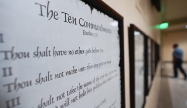 Court blocks Louisiana law requiring schools to post Ten Commandments
