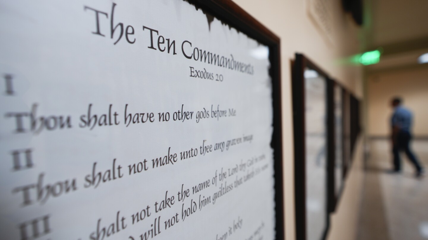 Court blocks Louisiana law requiring schools to post Ten Commandments