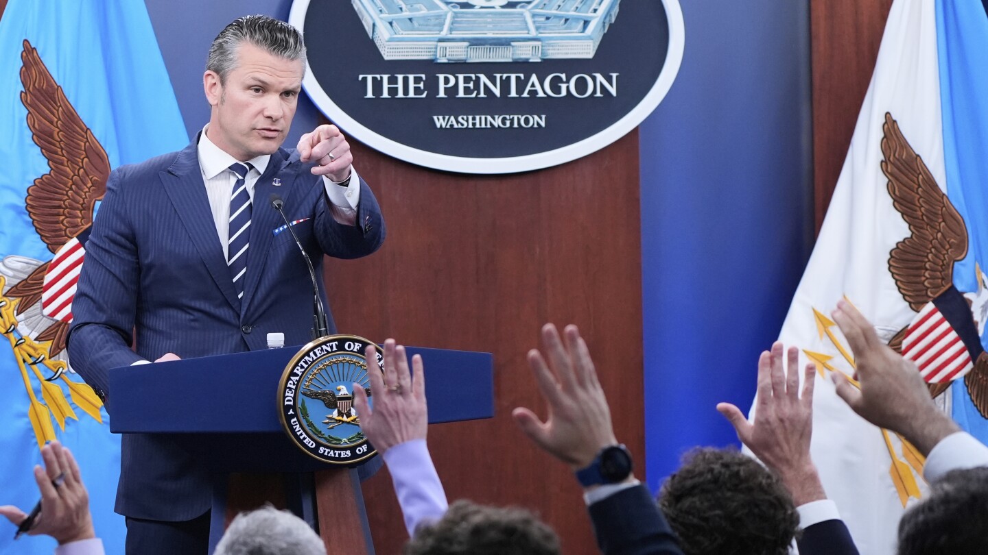 US signals a willingness to renew talks with Iran and avoid a prolonged war