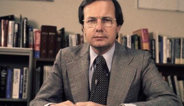 Bill Moyers dead: PBS journalist and former White House aide dies