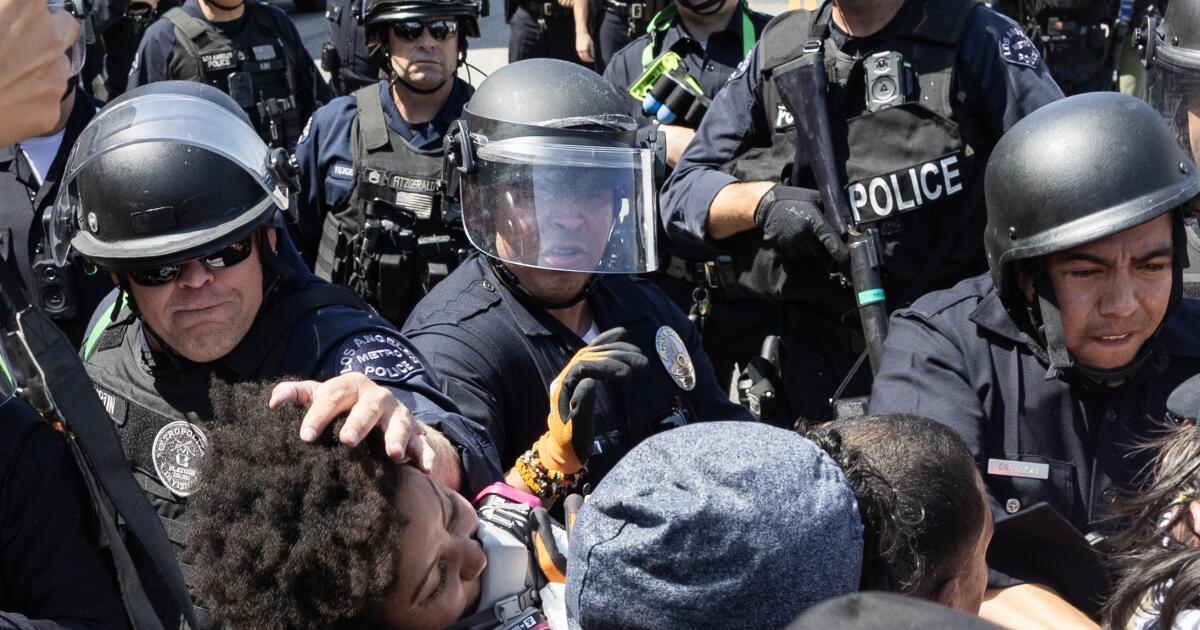 National Guard, LAPD clash with protesters in Los Angeles amid ICE raid protests