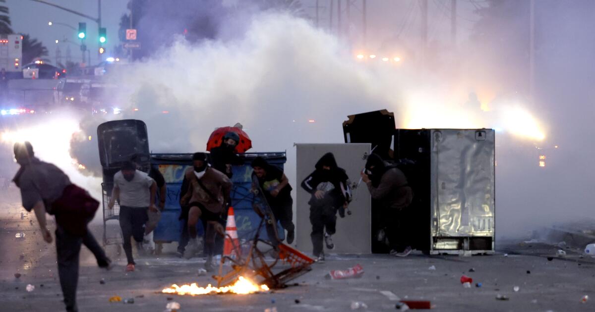 National Guard troops will be sent to L.A. amid ICE raid clashes