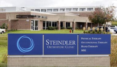 Expanding University of Iowa Health Care aims to lease former Steindler space