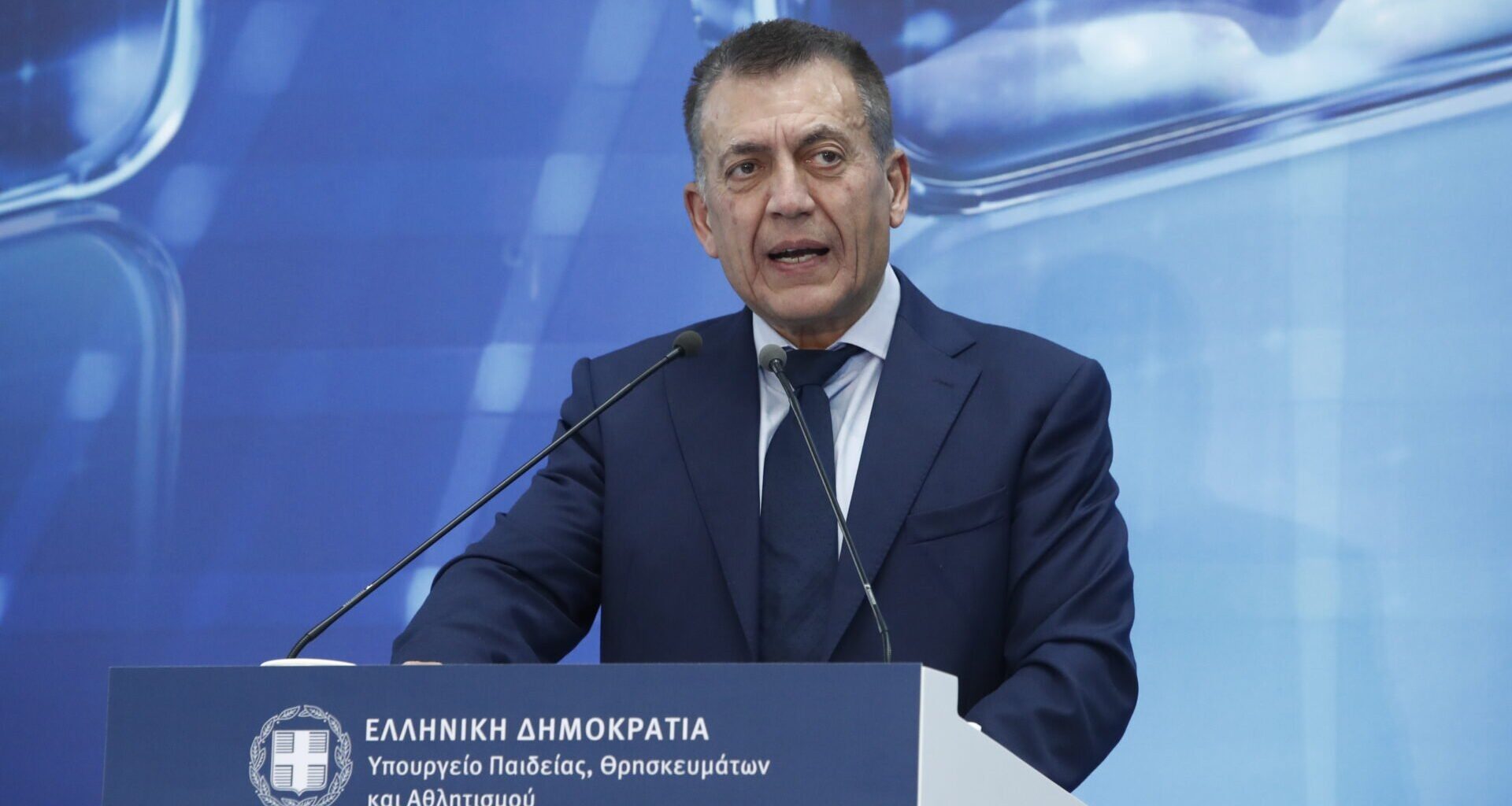 Νέα έκκληση Βρούτση για την πραγματοποίηση της συνάντησης Αγγελόπουλων