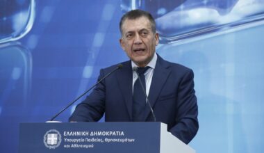 Νέα έκκληση Βρούτση για την πραγματοποίηση της συνάντησης Αγγελόπουλων